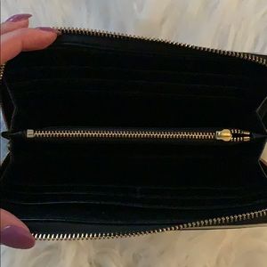 Tory Burch Bags - Tory Burch wallet Tory Burch Bags - Tory Burch wallet